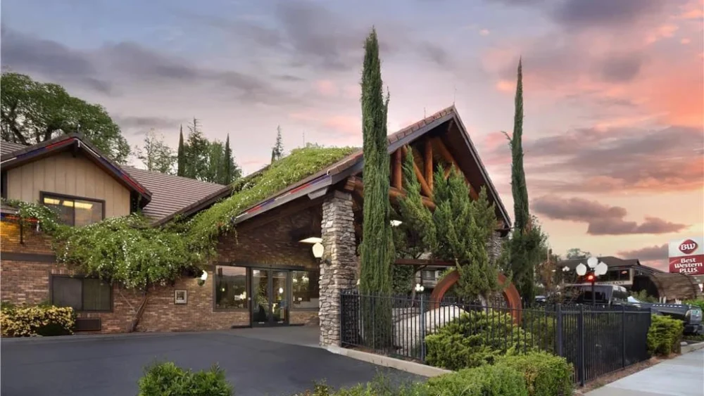 Best Western Plus Yosemite Gateway Inn