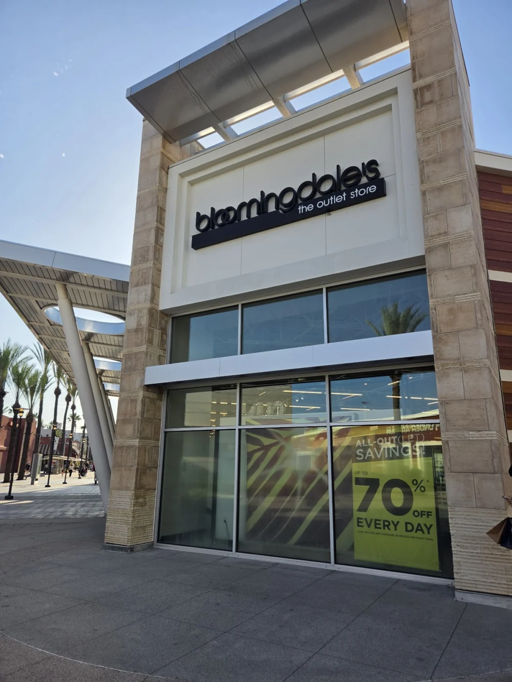 Bloomingdale's Outlet