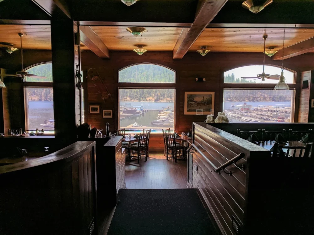 Ducey's On the Lake & Ducey's Bar & Grill